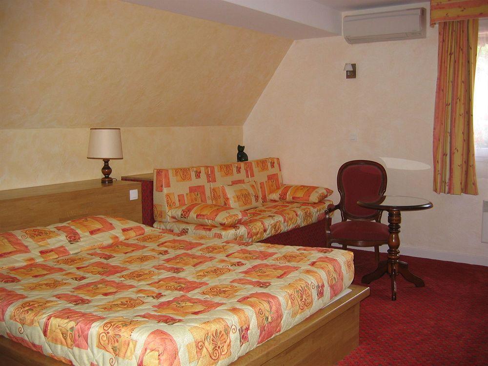 Logis Hotel Calisola Besancon - Soiree Etape Chalezeule Екстер'єр фото