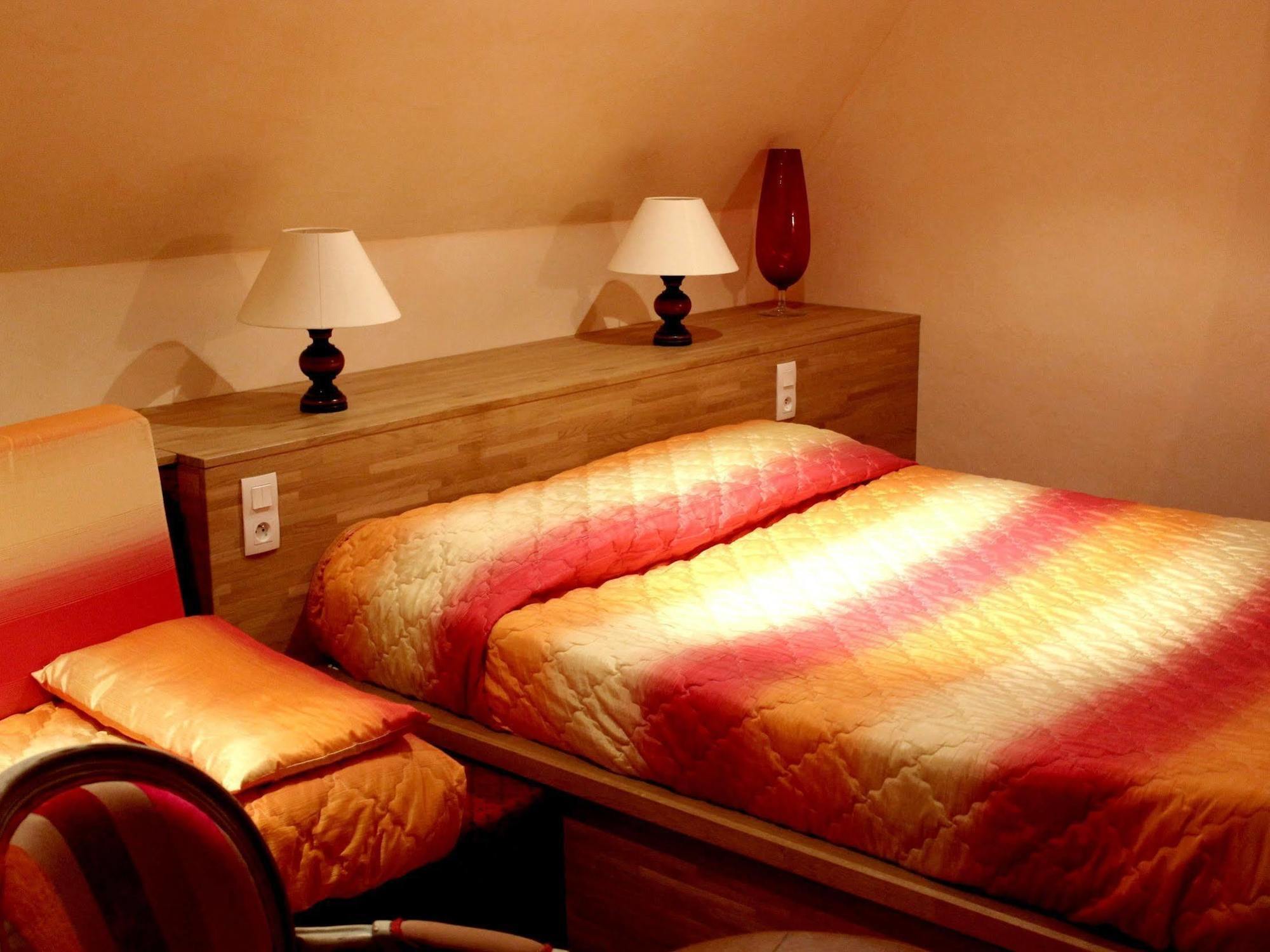 Logis Hotel Calisola Besancon - Soiree Etape Chalezeule Екстер'єр фото