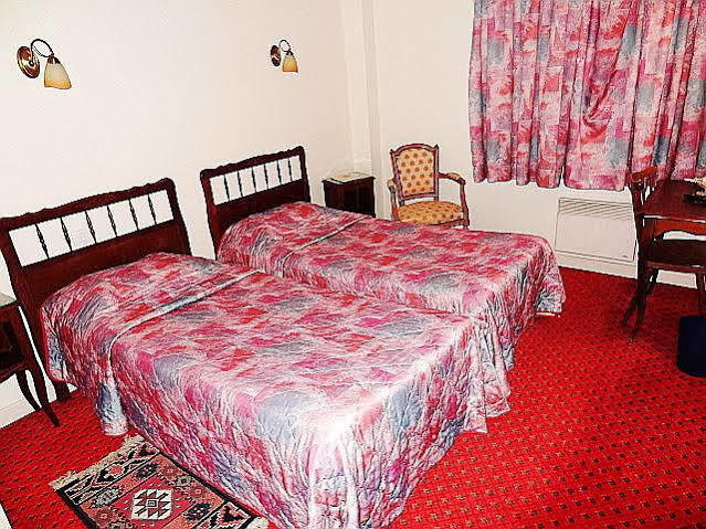Logis Hotel Calisola Besancon - Soiree Etape Chalezeule Екстер'єр фото