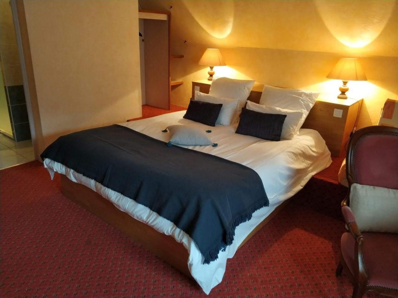 Logis Hotel Calisola Besancon - Soiree Etape Chalezeule Екстер'єр фото