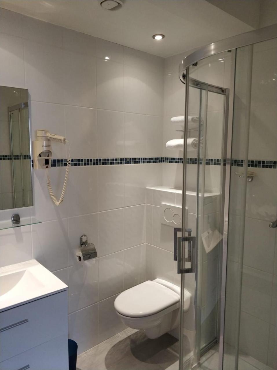 Logis Hotel Calisola Besancon - Soiree Etape Chalezeule Екстер'єр фото
