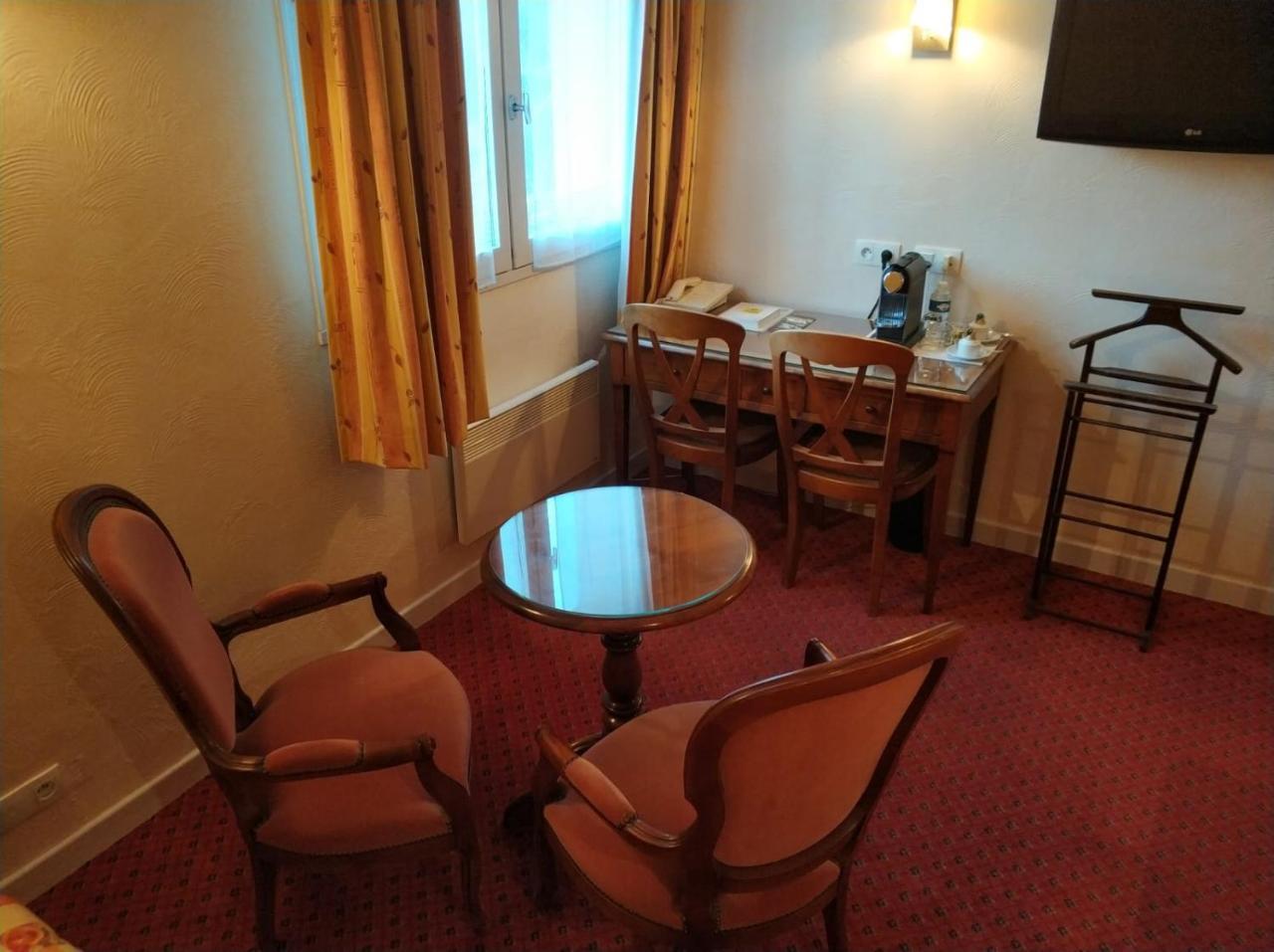 Logis Hotel Calisola Besancon - Soiree Etape Chalezeule Екстер'єр фото
