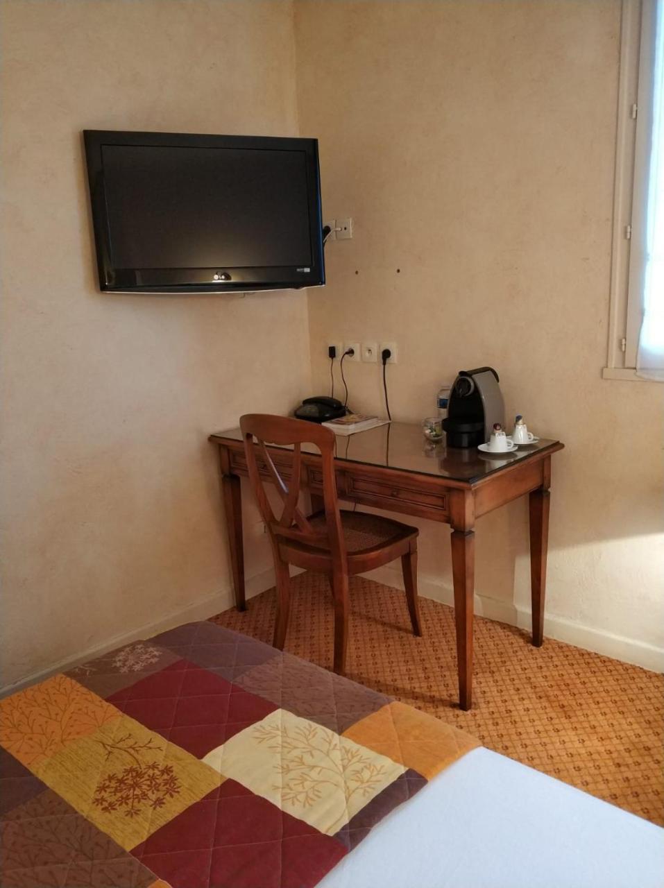 Logis Hotel Calisola Besancon - Soiree Etape Chalezeule Екстер'єр фото