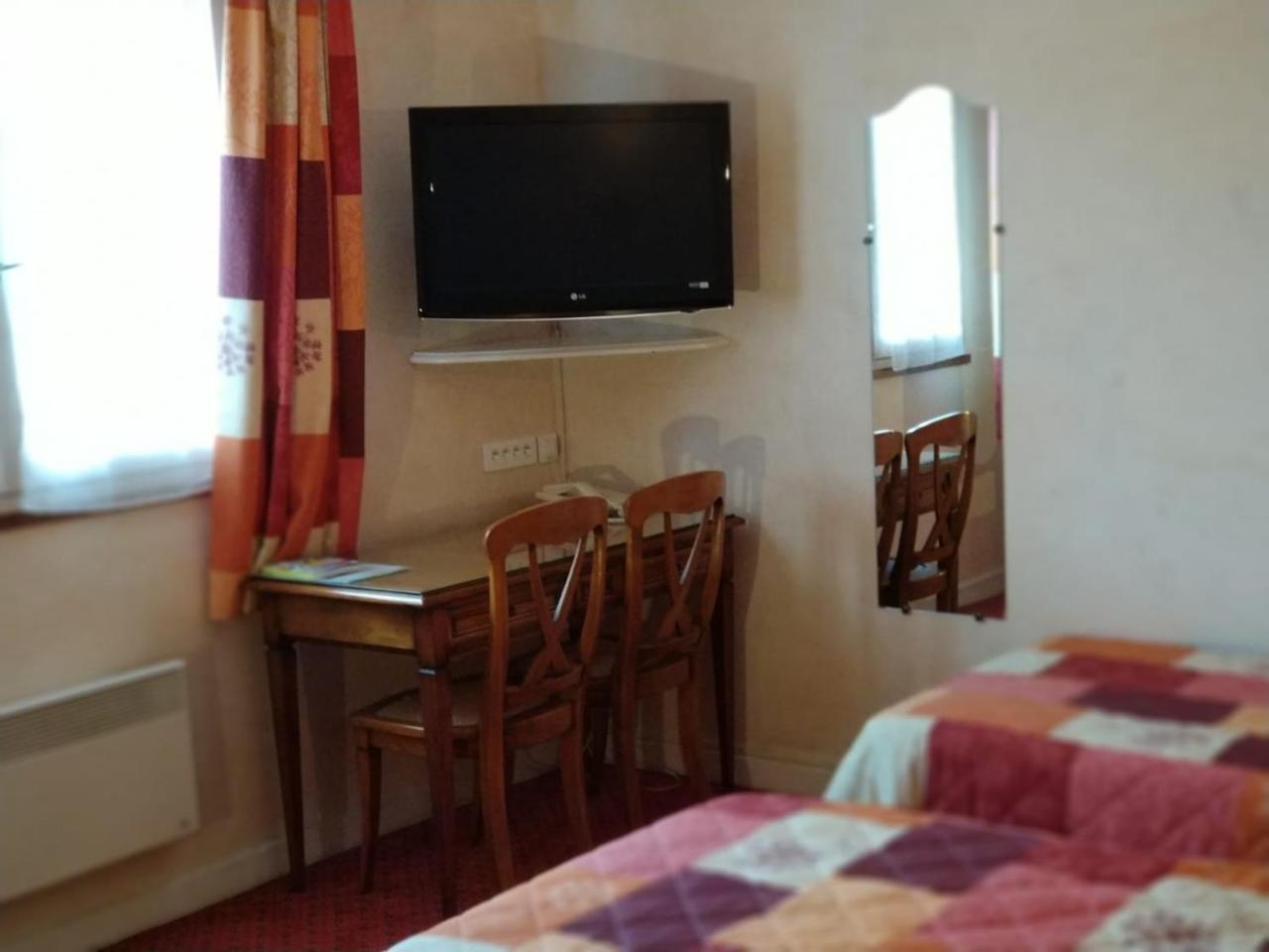 Logis Hotel Calisola Besancon - Soiree Etape Chalezeule Екстер'єр фото
