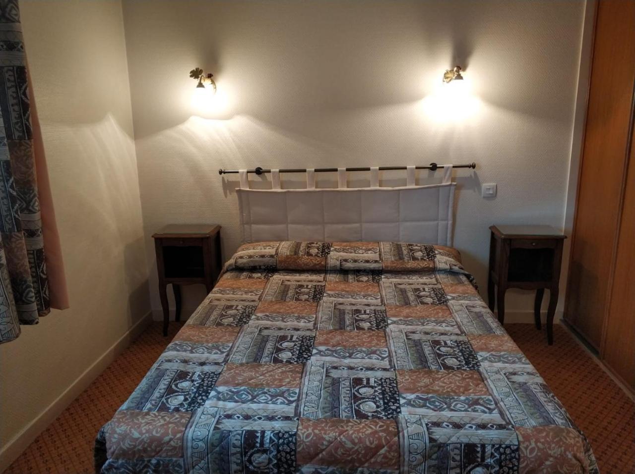 Logis Hotel Calisola Besancon - Soiree Etape Chalezeule Екстер'єр фото