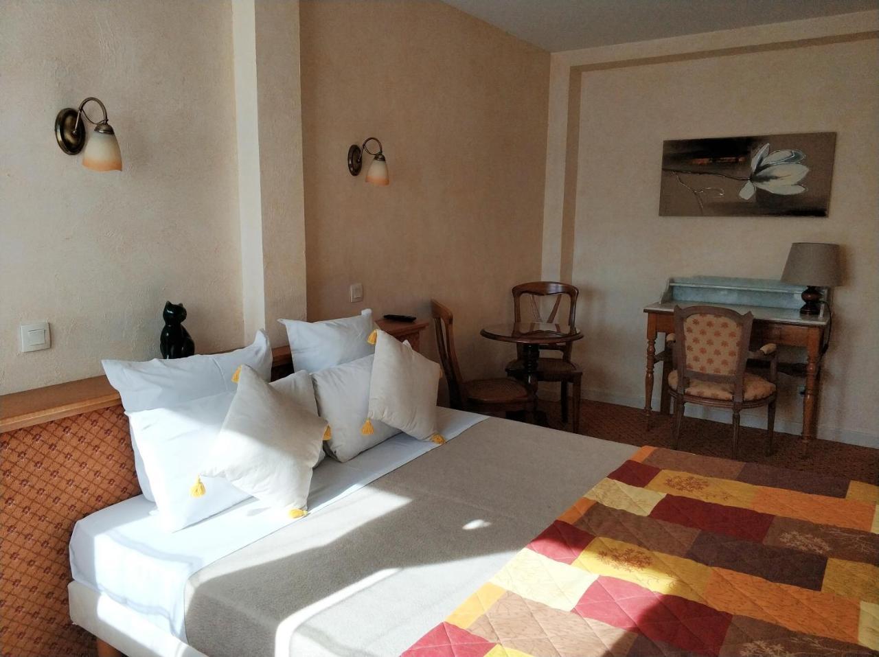 Logis Hotel Calisola Besancon - Soiree Etape Chalezeule Екстер'єр фото